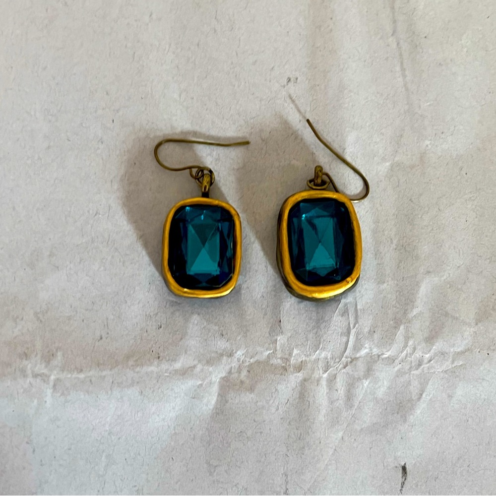 turquoise gemstone earrings with gold accent’s